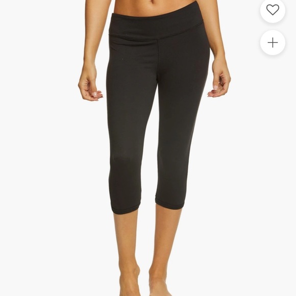 Balance collection small yoga capris with back-of-leg cross detail - Picture 5 of 6